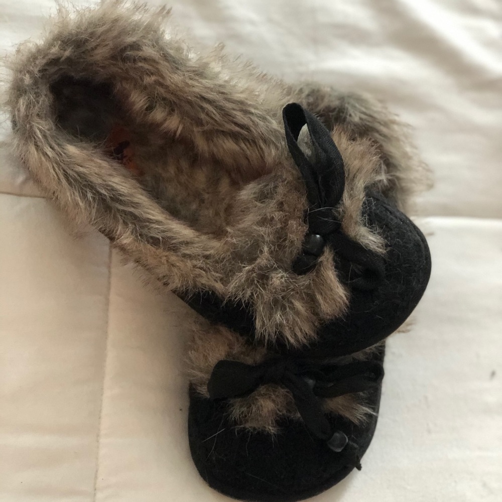 Fur slip ons